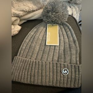 !!MLK SALE!!NWT Michael Kors knit hat